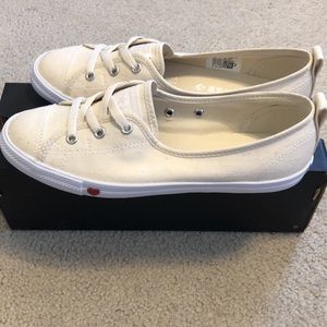 Converse Ballet Lace Slip On Sneaker